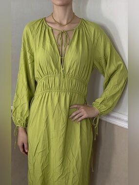 🎉 2 for $20! H&M boho Lime Green Long Sleeve Smocked Midi Dress